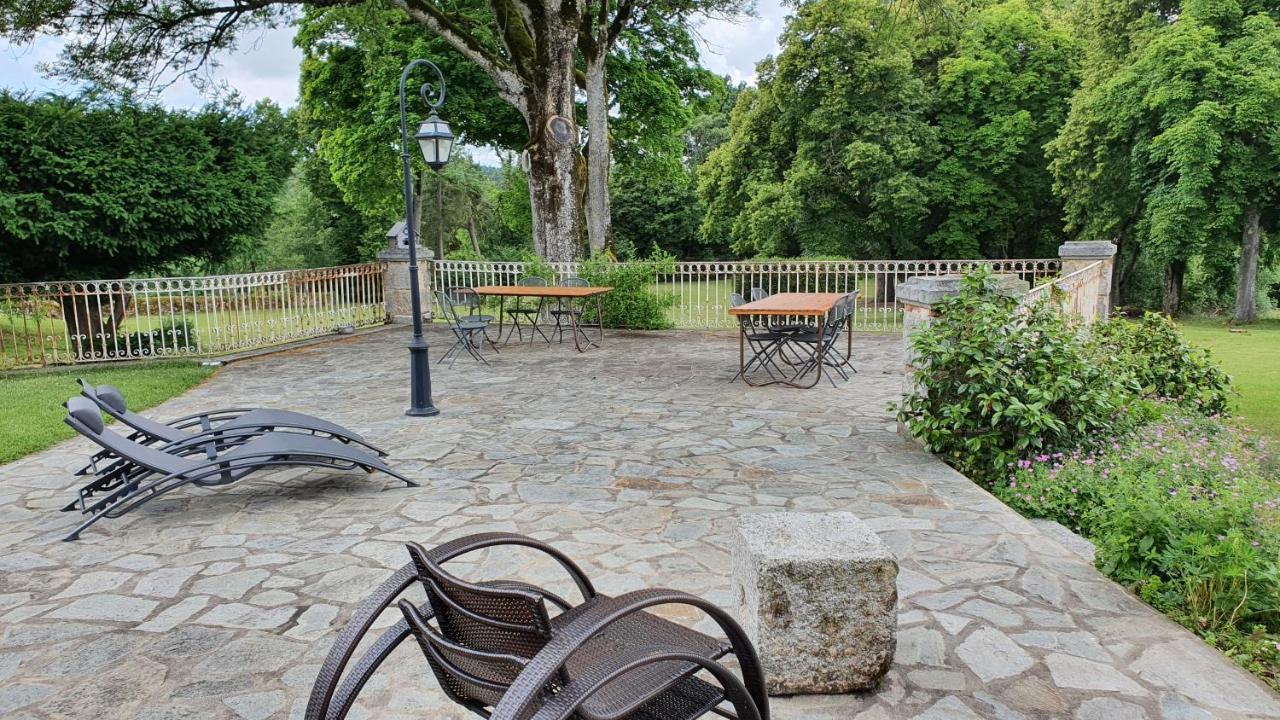 Domaine De Montvianeix Bed and Breakfast Saint-Victor-Montvianeix Εξωτερικό φωτογραφία