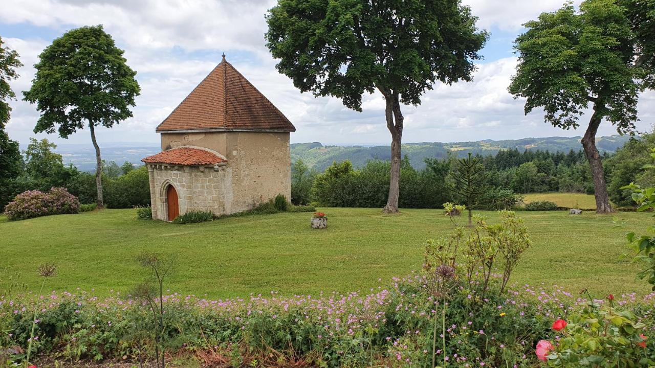 Domaine De Montvianeix Bed and Breakfast Saint-Victor-Montvianeix Εξωτερικό φωτογραφία