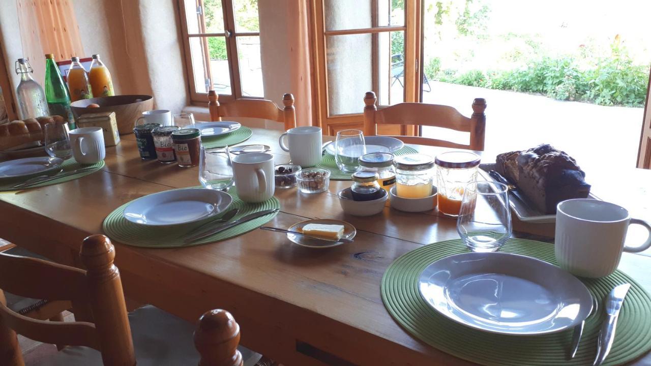 Domaine De Montvianeix Bed and Breakfast Saint-Victor-Montvianeix Εξωτερικό φωτογραφία
