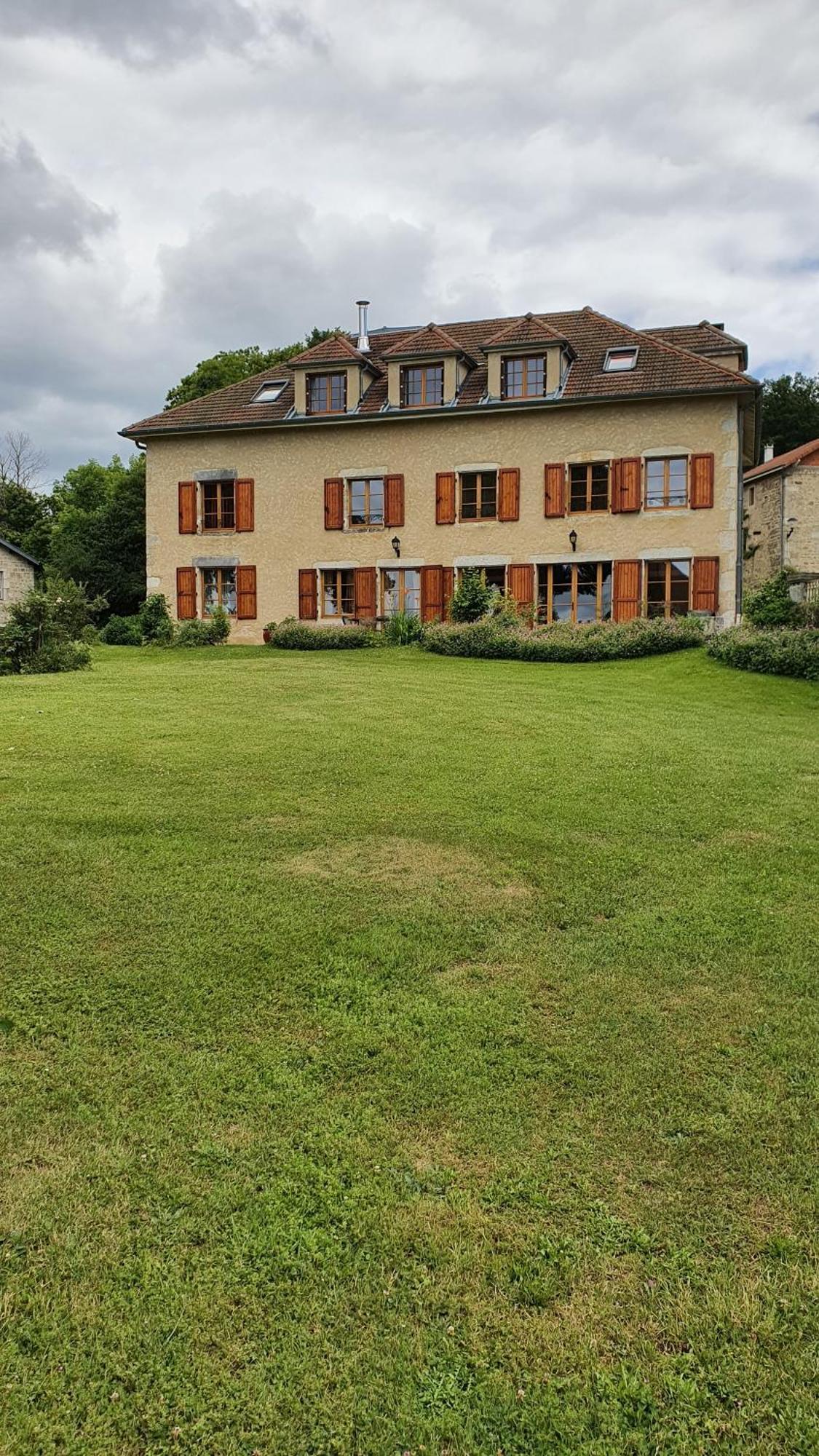 Domaine De Montvianeix Bed and Breakfast Saint-Victor-Montvianeix Εξωτερικό φωτογραφία