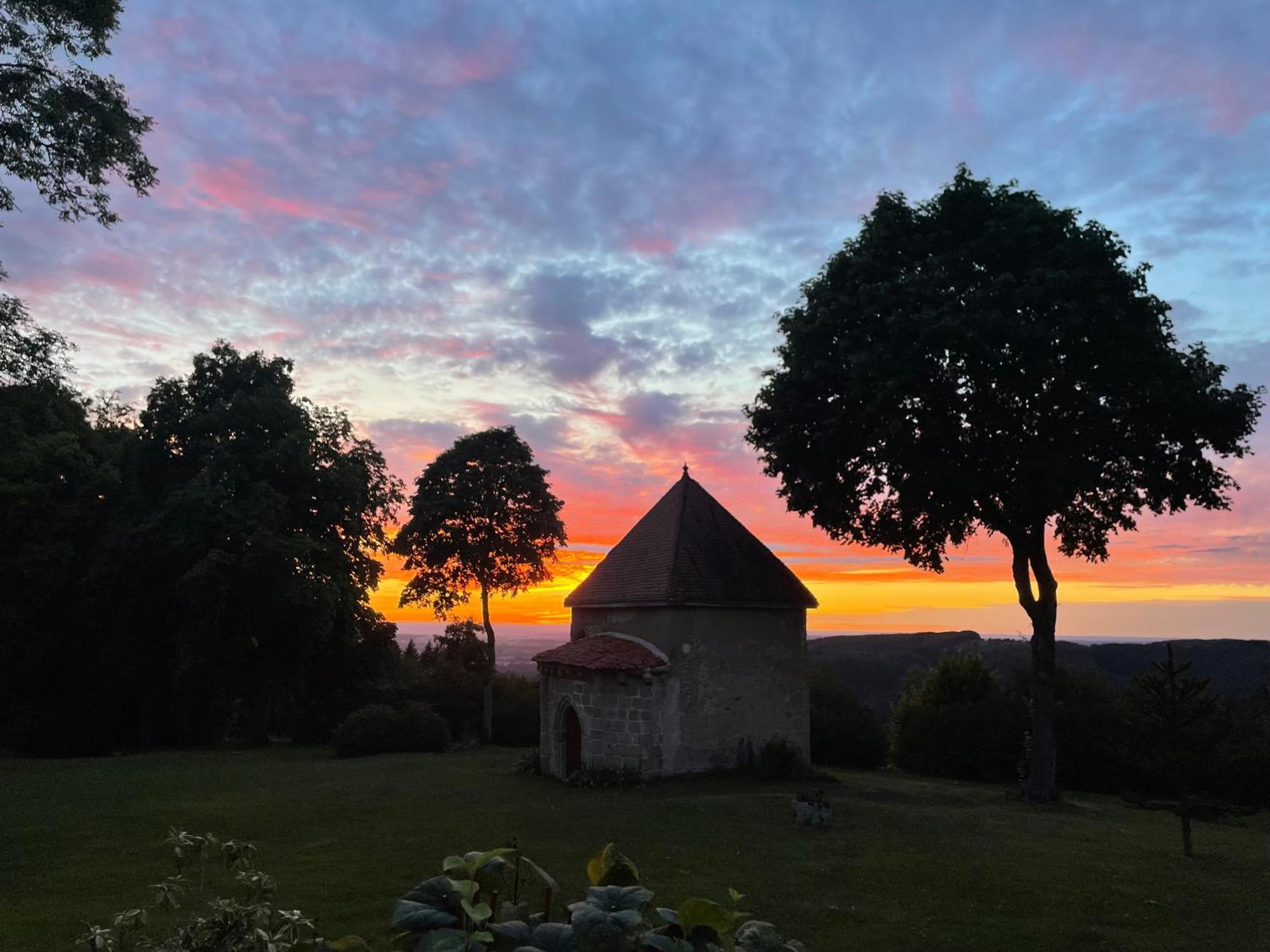 Domaine De Montvianeix Bed and Breakfast Saint-Victor-Montvianeix Εξωτερικό φωτογραφία
