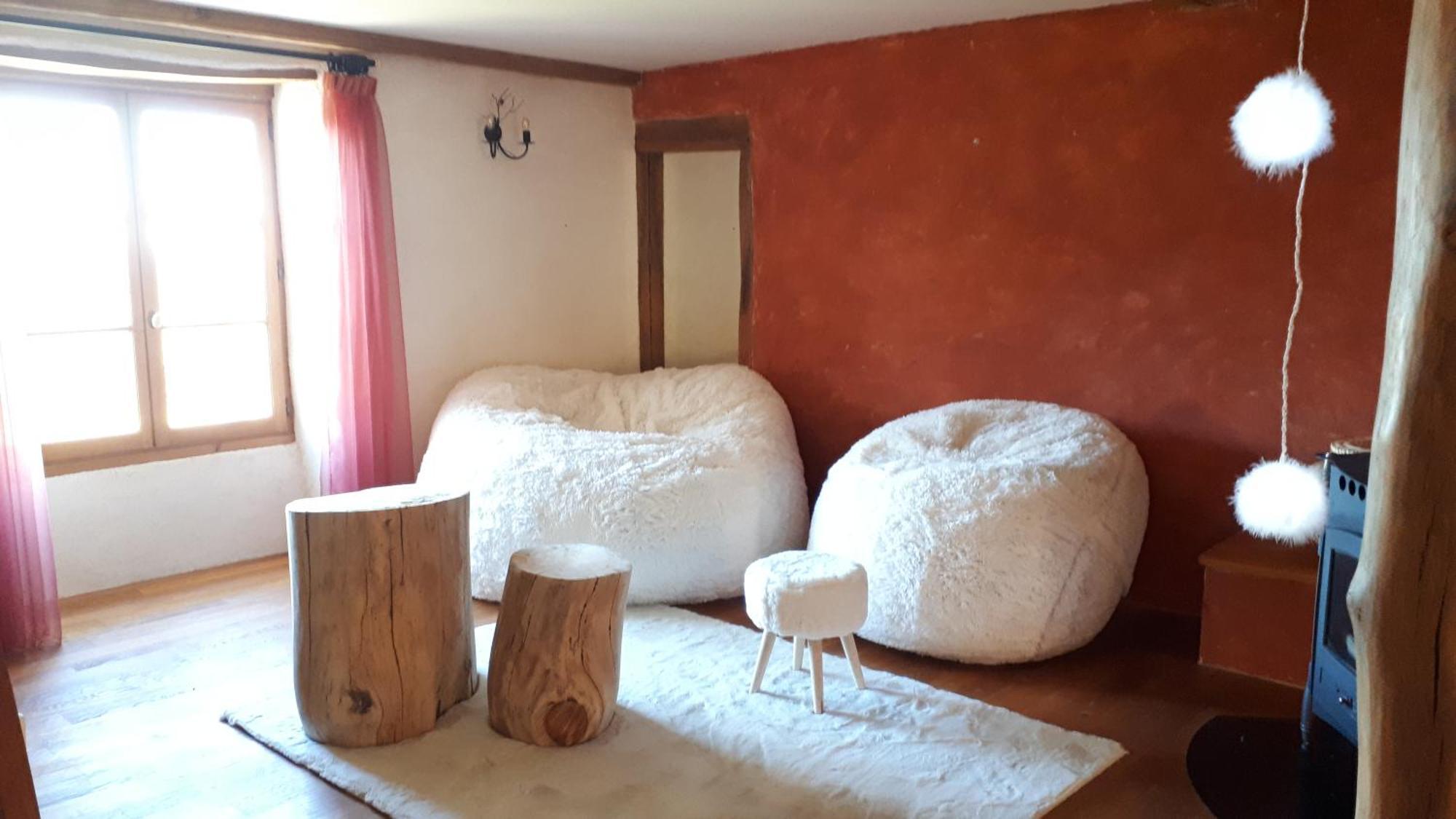 Domaine De Montvianeix Bed and Breakfast Saint-Victor-Montvianeix Εξωτερικό φωτογραφία