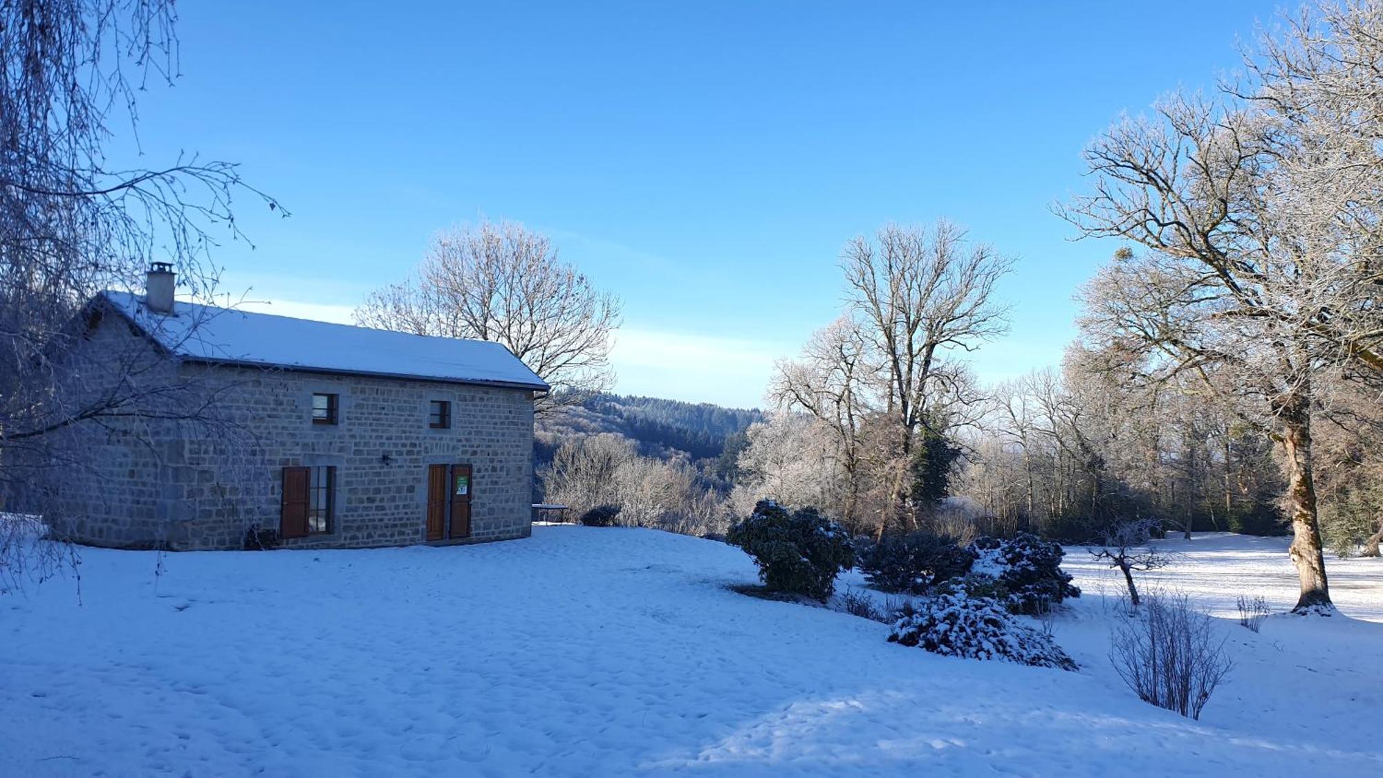Domaine De Montvianeix Bed and Breakfast Saint-Victor-Montvianeix Εξωτερικό φωτογραφία